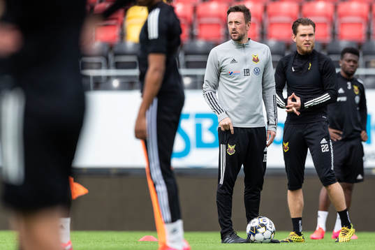 tränare Ian Burchnall