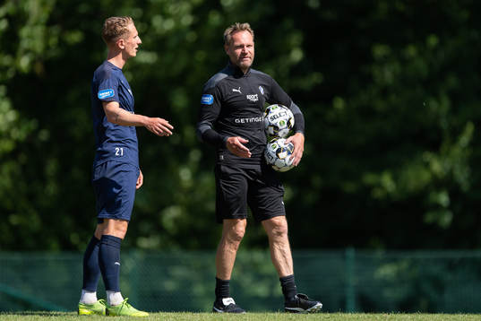 Halmstads Andreas Bengtsson och assisterande tränare