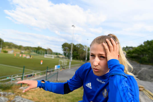 Donsö IS Mathilda Fhager blir intervjuad