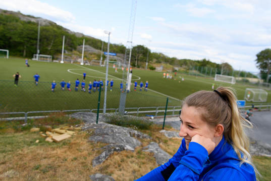 Donsö IS Mathilda Fhager blir intervjuad