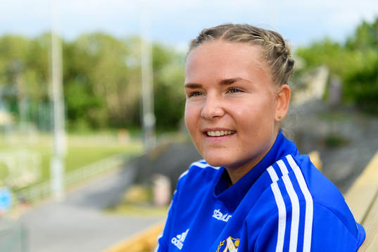 Donsö IS Alice Samuelsson blir intervjuad