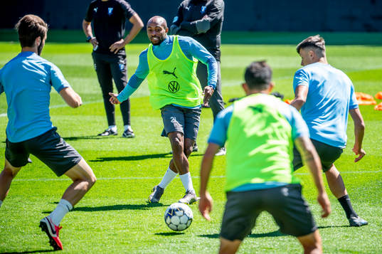 Fouad Bachirou i mitten