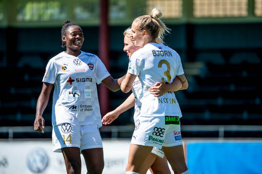 Rosengårds Mimmi Larsson gör 2-0 jublar