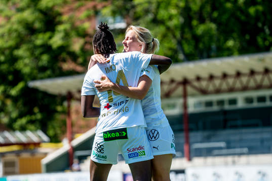 Rosengårds Mimmi Larsson kramar om Anam Imo