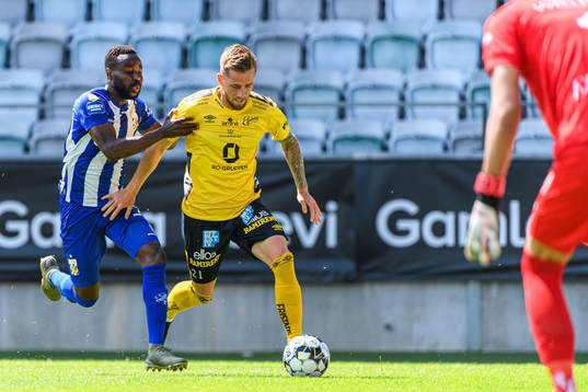 IFK Göteborgs Nzuzi Toko och Elfsborgs Rasmus Alm