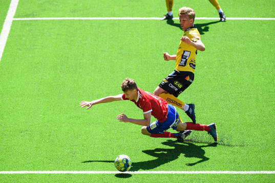 Elfsborgs Noah Söderberg och Östers Emil Wolff