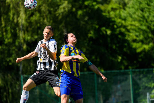 Lindomes Felix Larsson Jigliden och Eskilsminnes Dennis