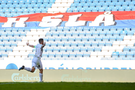 Varbergs Astrit Seljmani jublar efter 0-1