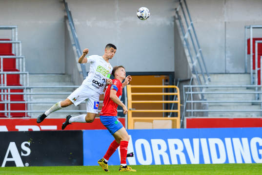 Varbergs Astrit Seljmani och Helsingborgs Casper Widell