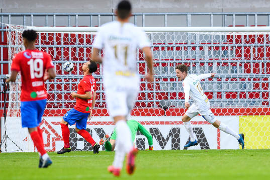 Varbergs Gustav Norlin jublar efter 0-3
