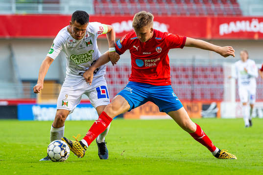 Varbergs Astrit Seljmani och Helsingborgs Casper Widell
