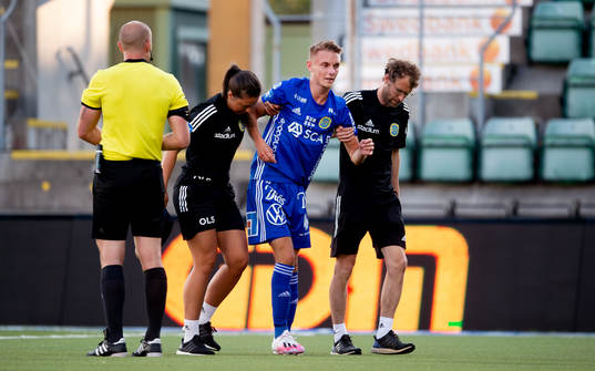 Sundsvalls Albin Palmlöf skadar sig