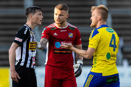 Eskilsminnes målvakt Pontus Löfvenmark och Victor