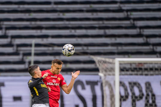 s Jasir Asani och IFK Norrköpings Henrik Castegren