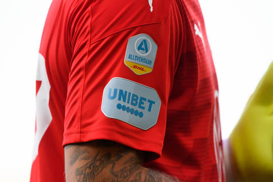 Loggan för Allsvenskan och Unibet på en tröja