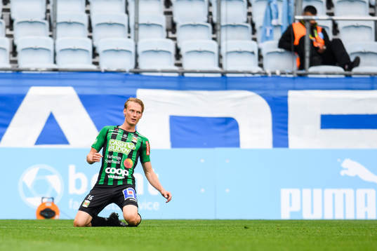 Varbergs Alexander Johansson jublar efter 1-1