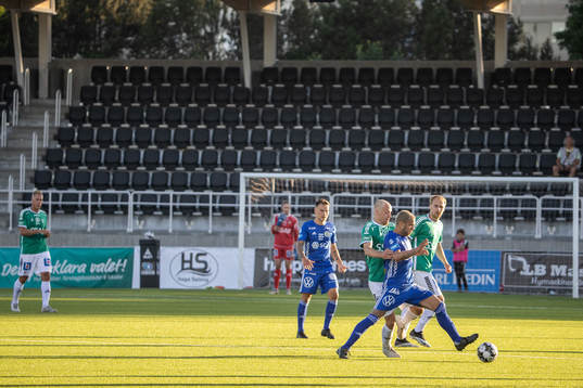 Brages Carlos Garcia Ambrosiani och Sundsvalls Dennis Olsson