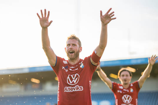 Östers Stefan Karlsson jublar