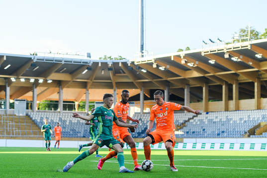 Dalkurds Patriot Sejdiu  oroar framför AFC Eskilstunas