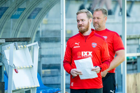 Tränare Jonas Eidevall och assisterande tränare Patrick