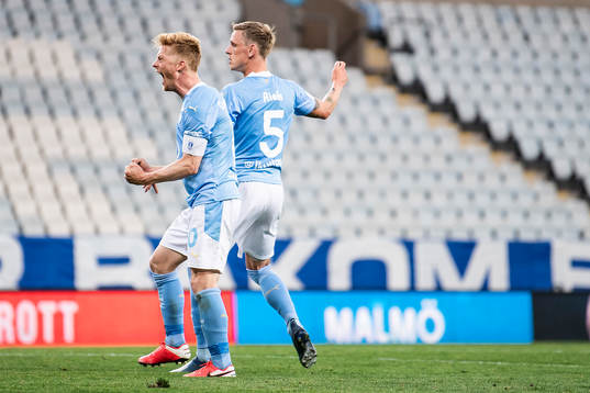 Malmö FFs Anders Christiansen jublar efter att Sören Rieks gjort 3-1