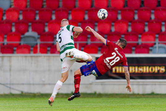 Västerås David Engström och Östers James Keene