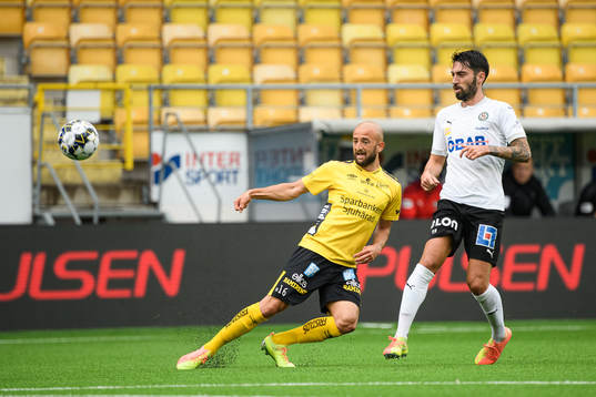 Elfsborgs Robert Gojani och Örebros Nahir Besara