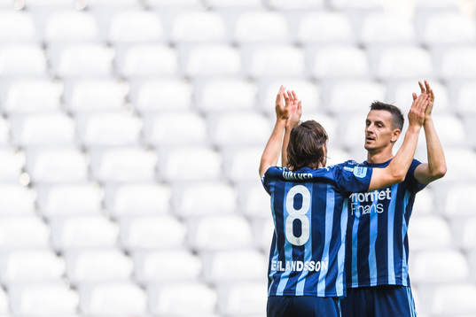 Djurgårdens Kevin Walker och Haris Radetinac jublar efter 5-0