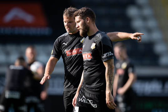 Häckens assisterande tränare Robert Vilahamn och Joona