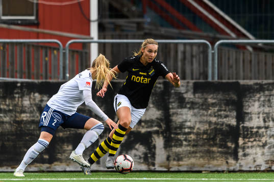 s Elise Björnelius Leidersten under fotbollsmatchen i Elitettan mellan AIK och Älvsjö den 1 juli 2020 i Stockholm.