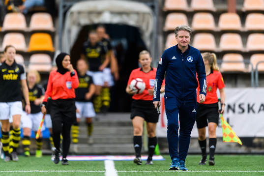 Älvsjös tränare Daniel Bjerkén