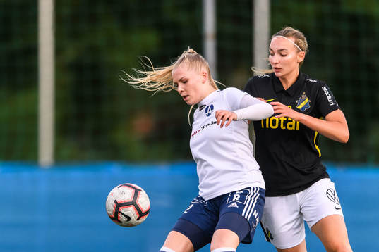 s Elise Björnelius Leidersten under fotbollsmatchen i Elitettan mellan AIK och Älvsjö den 1 juli 2020 i Stockholm.