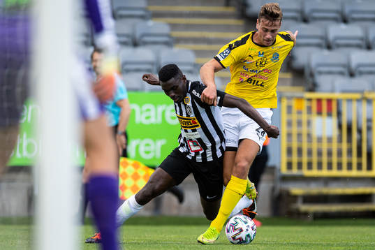 Landskronas Patrick Nwadike och Lunds Jakob Ottosson i en