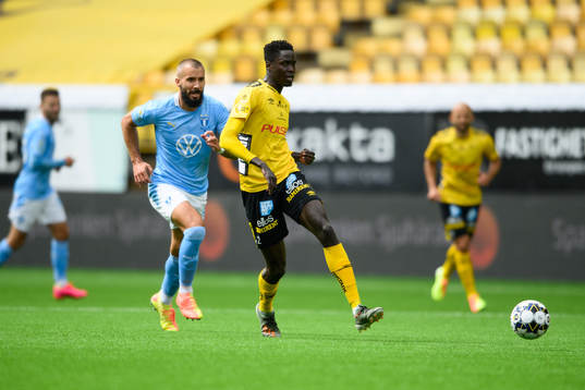 Elfsborgs Joseph Okumu och Malmö FFs Guillermo Molins