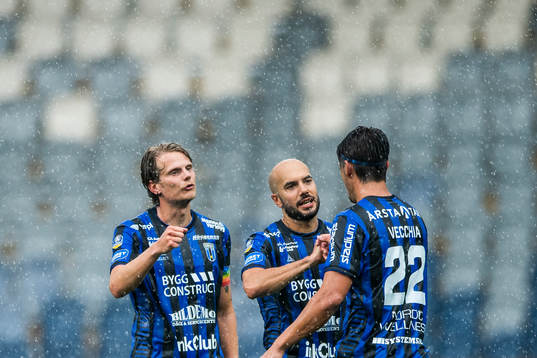 Sirius Axel Björnström, Karl Larson och Stefano Vecchia jublar