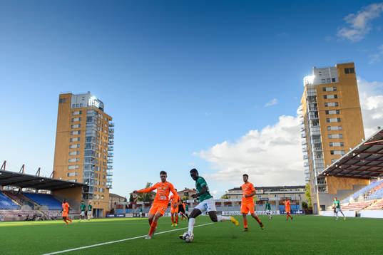 AFC Eskilstunas Jesper Manns och Jönköpings Eric Omondi