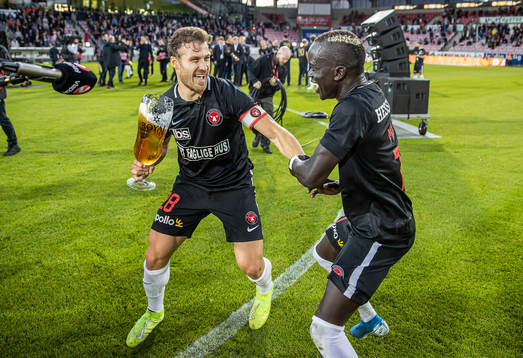  [DK=20200709: Erik Sviatchenko (28), FC Midtjylland og Awer Mabil (11), FC Midtjylland]