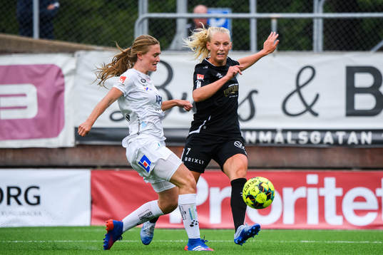 Växjös Emelie Henriksen och Göteborgs Stina Blackstenius