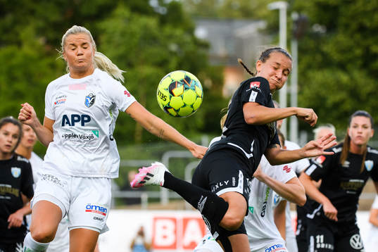 Växjös Amanda Johnsson Haahr och Göteborgs Julia