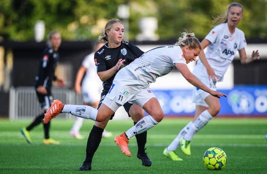 Göteborgs Hanna Andersson och Växjös Emmi Alanen