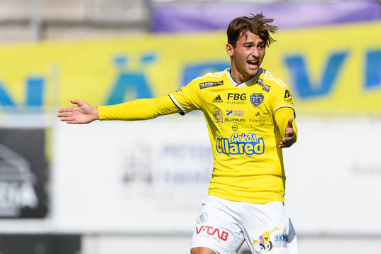 <<Falkenbergs Lorek Ademi reagerar