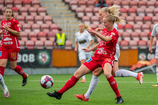 Örebros Emma Östlund och Göteborgs Stina Blackstenius