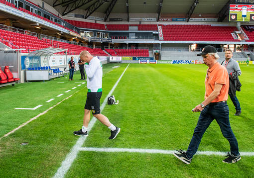 Hammarbys tränare Stefan Billborn och Kalmars tränare Nanne Bergstrand