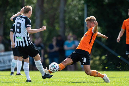 Torns Tobias Karlsson mot Landskronas Måns Ekvall