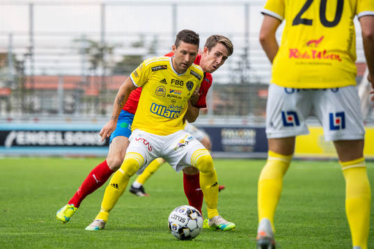 Falkenbergs Tibor Brink Joza och Helsingborgs Adam Eriksson