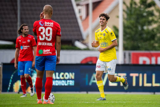 Falkenbergs Matthew Garbett jublar efter 2-0