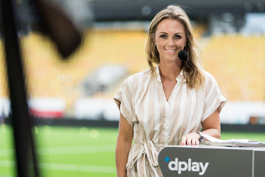 Dplays Karin Frick i studion