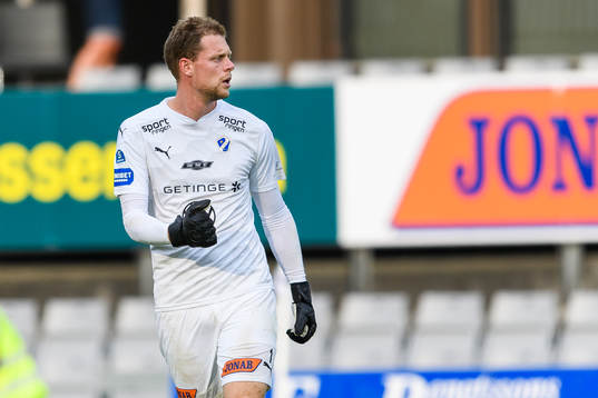 Halmstads målvakt Malkolm Nilsson Säfqvist jublar