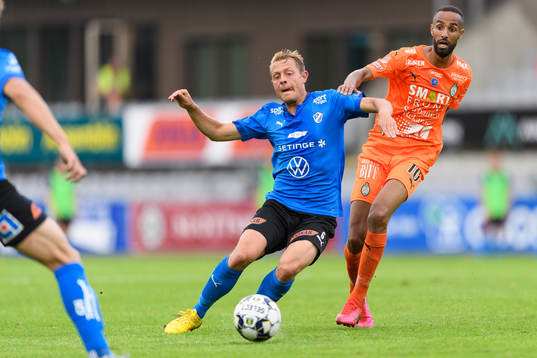 Halmstads Joel Allansson och AFC Eskilstunas Ferid Ali