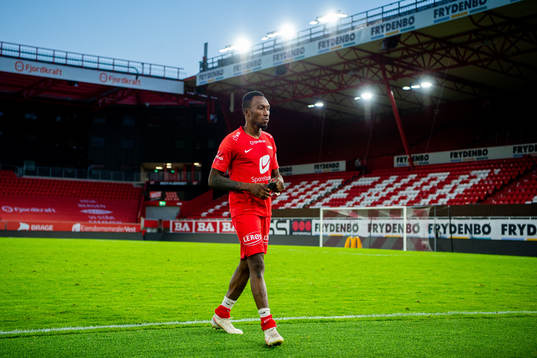 Daouda Bamba of Brann looks dejected